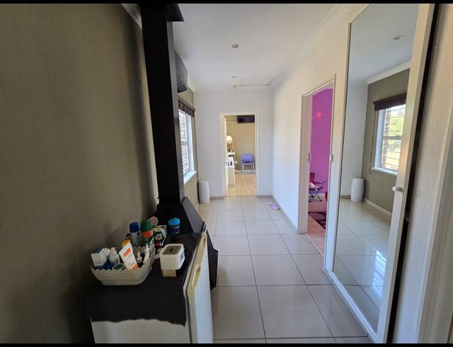 4 BEDROOM FREEHOLD FOR SALE IN BASSONIA